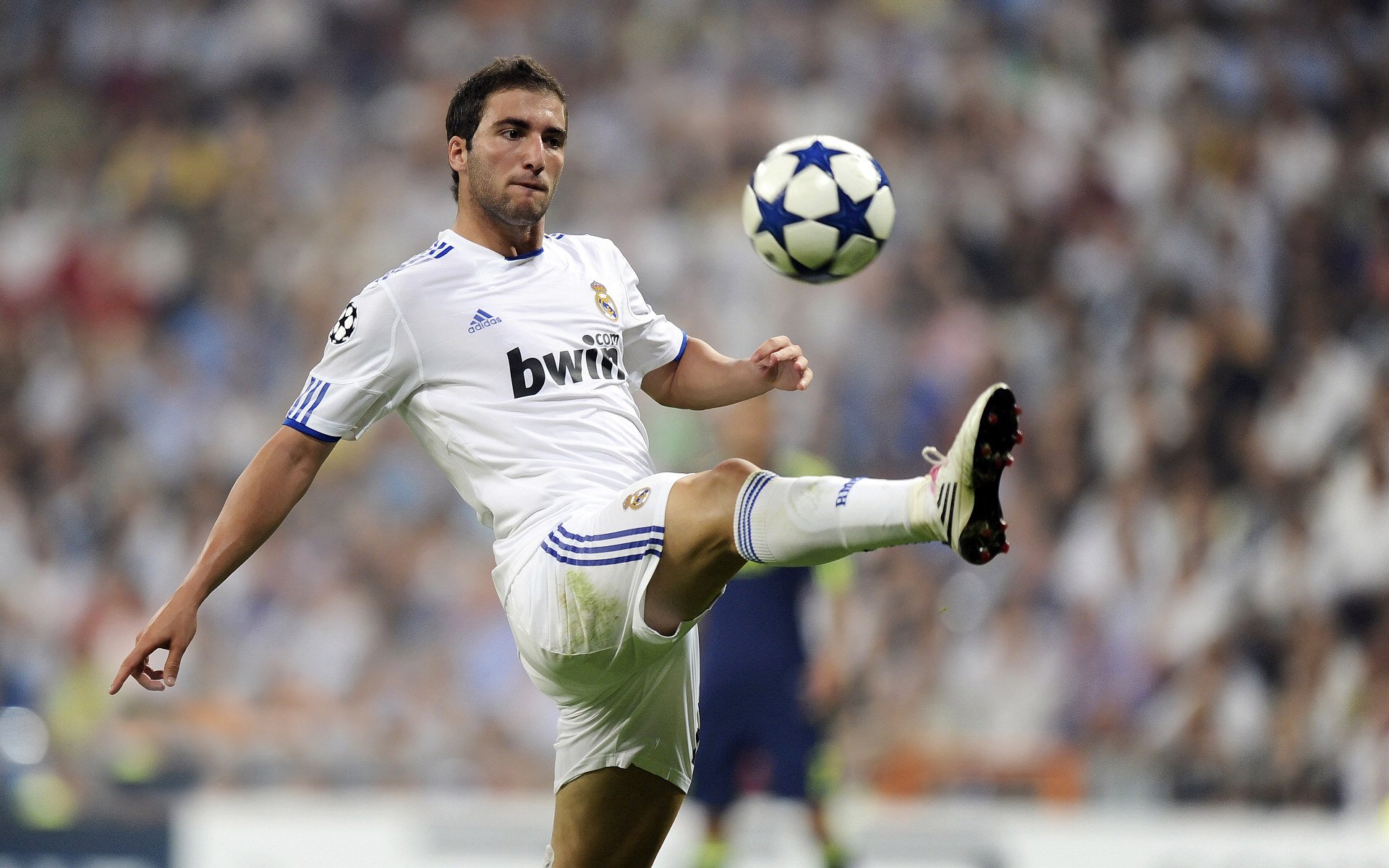 拉梅洛连续得分狂潮撕裂防线,魔术血拼猛龙终显韧性差距