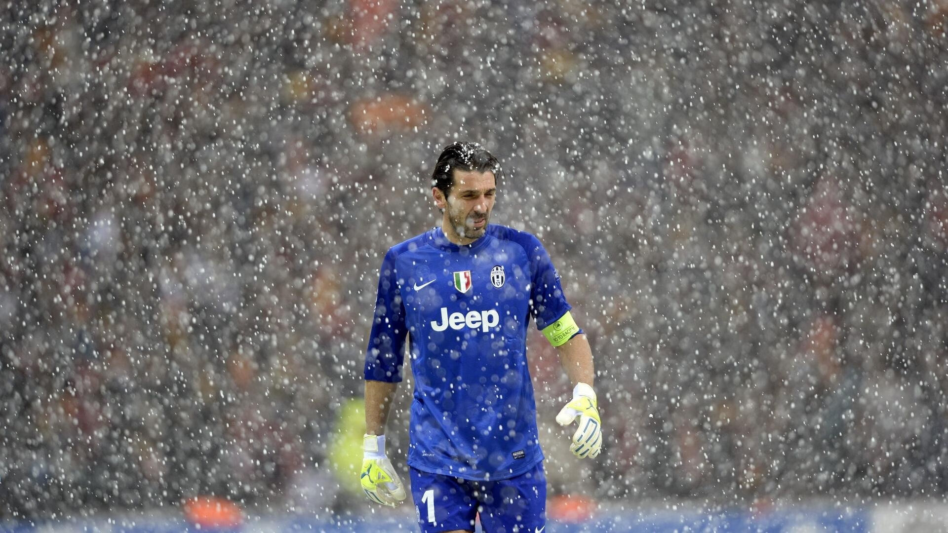 三笘薰进攻端无人可挡,南非稳稳拿下皇马